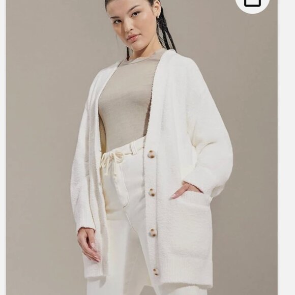 UGG Joselyn Cardigan NWT size Medium - Picture 1 of 7